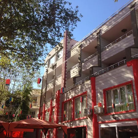 雅尔新奥特尔酒店 2* 安塔利亚