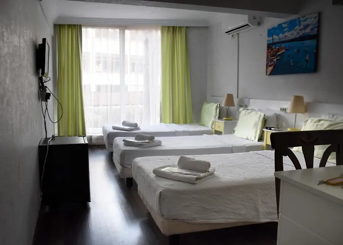 Yalcin Hotel 2*
